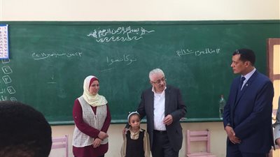 عاجل | التعليم تذار دفاعا عن الطفل الذي طلب من معلمته تركه ينام