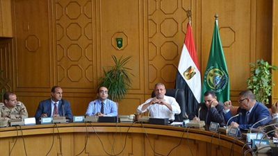 إعادة توزيع المدرسين وفتح باب العمل بالأجر لسد العجز  في الإسماعيلية