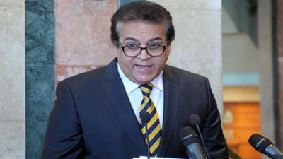 وزير التعليم العالي يعلن موافقته على امتحان موحد لخريجي الجامعة العمالية لاستكمال دراستهم الجامعية