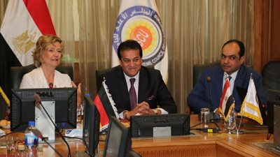 عبدالغفار يؤكد دعم علاقات التعاون العلمى والبحثى مع ألمانيا