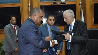 التعليم: شوقي يطلق إشارة البدء لتنفيذ خطة التعليم لرفع المستوى الاجتماعى للمعلمين بتوقيع اتفاقية تعاون مع شركة فيزا