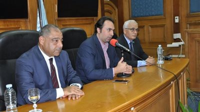 عاجل.. محمد عمر يستعرض مزايا بطاقة المرتب المتميزة الجديدة للمعلمين على مستوى الجمهورية