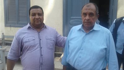 بالصور.. أهالى البلينا يشيعون جنازة والدة وزير الزراعة بسوهاج