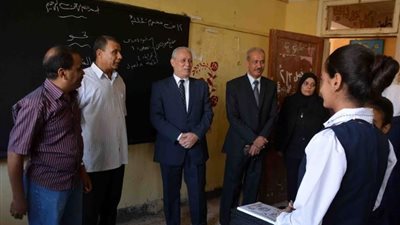 محافظ الأقصر يشهد طابور الصباح بمجمع المريس جنوب الأقصر