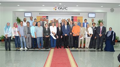 بالصور.. أول معرض للفن التشكيلي المصري بالجامعة الألمانية بالقاهرة .