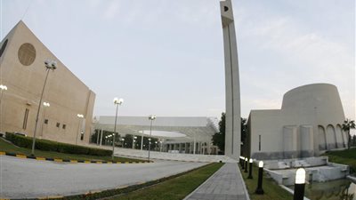 بمرتبات متميزة | جامعة البحرين تعلن عن وظائف جديدة لأعضاء هيئة التدريس المصريين 