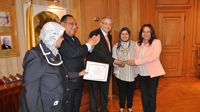 جامعة حلوان يكرم كليتي العلوم والسياحة والفنادق لحصولهما على اعتماد الجودة