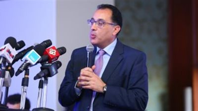 مجلس الوزراء: تحريك ساعات العمل للعاملين بالدولة بدلا من تقليص عدد الأيام.. تجميع عدد الساعات للفئات المستفيدة ومنحهم يوم إجازة إضافى