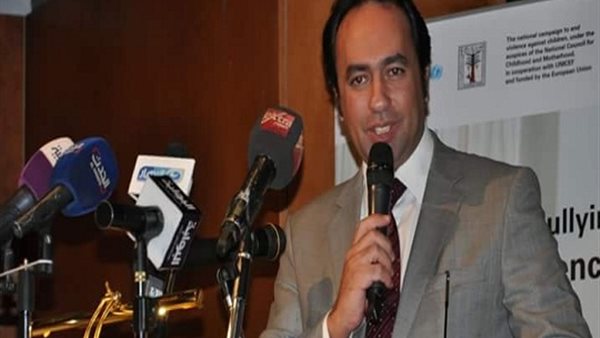 د محمد عمر نائب وزير