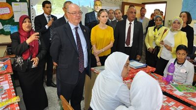 الوزير البريطاني للتنمية الدولية يزور مدرسة سراى القبة الإعدادية بنات