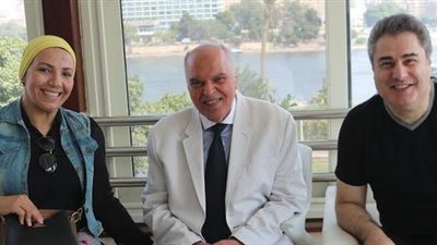 الزناتي يجتمع بمسئولي 