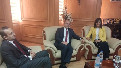 وزيرة الهجرة تلتقي رئيس البورصة لبحث إشراك المصريين بالخارج في البورصة