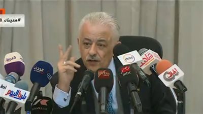 شوقي: أول امتحان رقمى يناير 2019..و لدينا 100 ألف تابلت فى المخازن