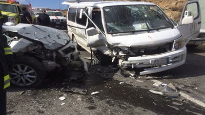 مصرع واصابة 14 فى حادث تصادم سيارتى ميكروباص ونقل.. ننشر اسماء المصابين