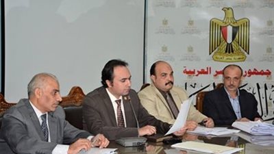 محمد عمر يكلف رئيس الاكاديمية المهنية بسرعة الرد على شكاوى المعلمين