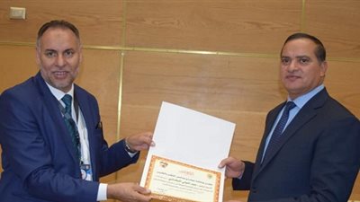 تكريم ٢١ شاعرا من الوطن العربي في ختام مهرجان الشعر الأول بجامعة سوهاج