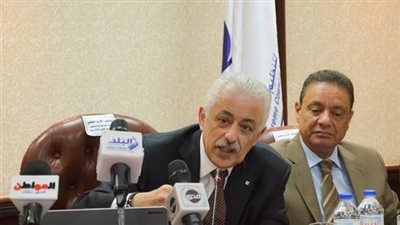 طارق شوقي : المعلم يستحق راتبًا يصل إلى 10 آلاف جنيها.. والوزارة تعلن عن 
