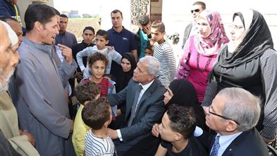 بالصور.. محافظ المنوفية ومساعد وزير التربية والتعليم يؤديان واجب العزاء لأسرة طالب مدرسة الزراعة بقرية منشأة سلطان