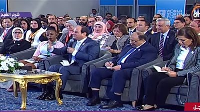  السيسى: يمكن حجب علاوة يوليو من أجل بناء 250 ألف فصل.. فيديو