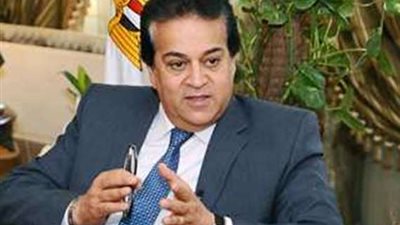 وزير التعليم العالي يصدر قرارين بإغلاق كيانات وهمية