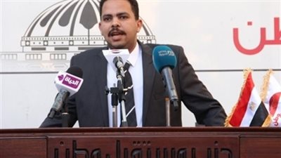 حزب مستقبل وطن ينظم معرضا لبيع الملابس بأسعار مخفضة بالصعيد