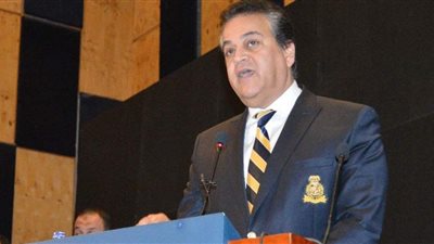 وزير التعليم العالى يستعرض تقريرا حول زيارة وفد من معهد بحوث الإلكترونيات للصين