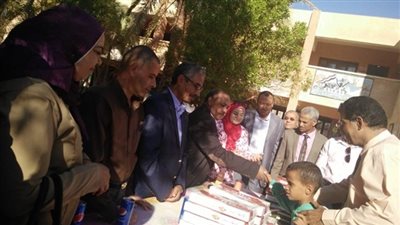 «مستقبل وطن» يقيم معرضين لبيع اللحوم وحلوى المولد النبوي بأسعار مخفضة بسوهاج