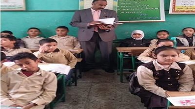 الفولى فى زيارة مفاجئة لمدرسة الشهيد تامر حمودة