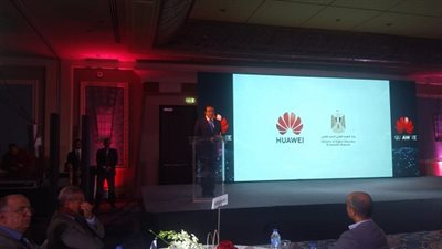 وزير التعليم العالى يشهد مراسم إطلاق برنامج شركة هواوي مصر