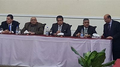 أشرف خالد رئيس اتحاد جامعة عين شمس و نيفين أكرم نائب رئيس اتحاد الجامعة بالتزكية