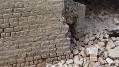 التفاصيل الكاملة لانهيار منزل على سور مدرسة بسوهاج قبل طابور الصباح بدقائق