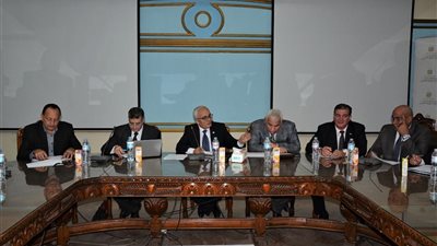 حجازى يعقد اجتماعًا مع مجلس إدارة مدارس (30) يونيو من مديرى المديريات التعليمية