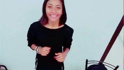 بالفيديو.. والدة الطالبة المنتحرة بسبب التنمر: عانت كثيرا.. و«قالوا بنضحك معاها»