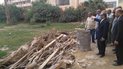 شلتوت يستبعد مدير مدرسة جرجا الزراعية ويحيل 3 من مسئوليها للتحقيق.. اجراء تحقق عاجل فى واقعة مصرع طالب صعقًا بالكهرباء بمزرعة المدرسة