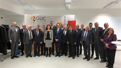 مفيد شهاب : نسير على الطريق الصحيح فى تطوير التعليم ونقل الخبرات العالمية في الجامعة الألمانية