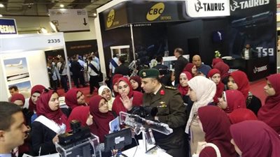 بالصور.. طلاب جامعة عين شمس يشهدون فعاليات معرض 