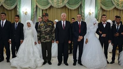 محافظ مطروح يشهد حفل الزفاف الجماعي لـ 18 شابًا وفتاة