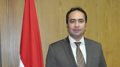 عاجل.. تحذير شديد اللهجة من محمد عمر بشأن استغلال النفوذ مع المعلمين