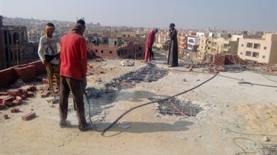 القاهرة الجديدة تواصل إزالة مخالفات البناء والإشغالات