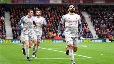 محمد صلاح يقود هجوم ليفربول امام المان يونايتد