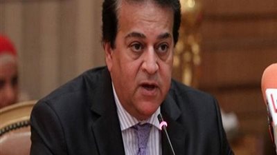 وزير التعليم العالي: 13 مليون جنيه لدعم ٣٠٠ من مشروعات تخرج الطلاب ذات الصلة بالصناعة