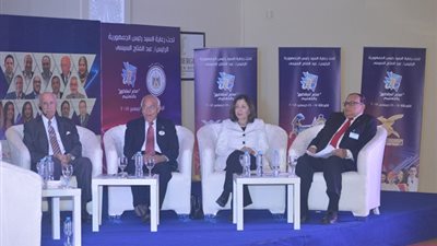 فاروق الباز : الإصلاح التعليمي في مصر تتم خطوة بخطوة