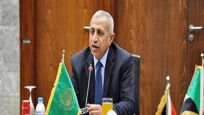 رئيس الأكاديمية العربية للعلوم والتكنولوجيا يبحث مع وفد جامعة 