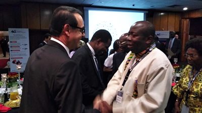 تكريم رئيس مجلس أمناء الجامعة الألمانية بالقاهرة بجنوب إفريقيا