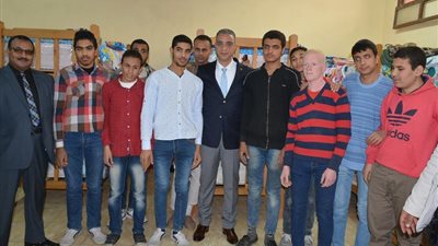 بالصور.. محافظ سوهاج يشهد احتفالية مدرسة النور للمكفوفين بمناسبة عيد ذوي الاحتياجات الخاصة