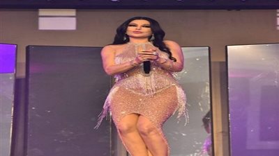 هيفاء وهبى تختطف الأنظار بفستان شفاف فى حفل كريسماس الاسكندرية.. صور