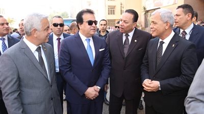 محافظ المنوفية ورئيس جامعة المنوفية يستقبلان وزير التعليم العالي وأعضاء المجلس الأعلي للجامعات