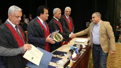 وزير التعليم العالي ومحافظ المنوفية ورئيس الجامعة يشهدون فعاليات الاحتفال بالعيد الثاني والأربعين لجامعة المنوفية 