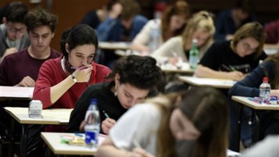  الأطباء يضعون روشتة بالوجبات التي تساعد الطلاب علي خوض سباق الامتحانات المقبل.. تعرف عليها