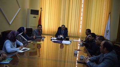 المغربي يسلم عقود 4 منح للدراسة فى جامعة وسط الصين